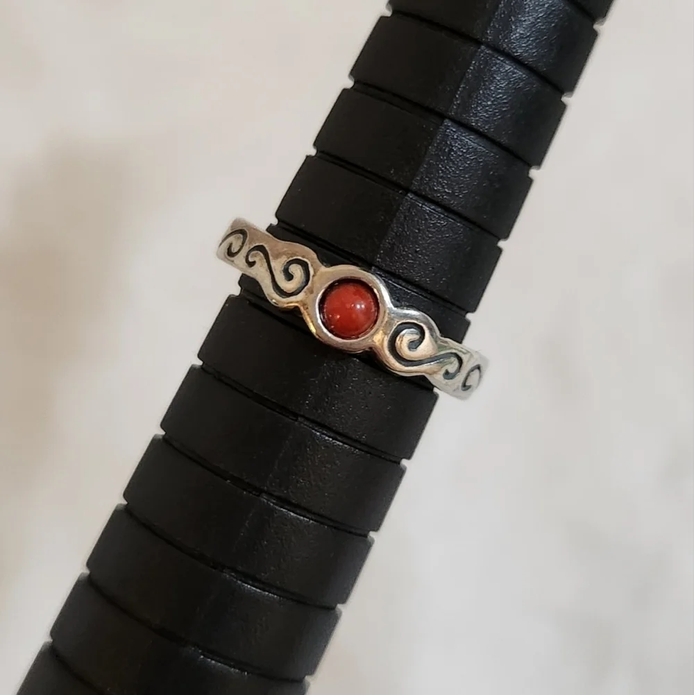 Silver red toe ring - Picture 2 of 8